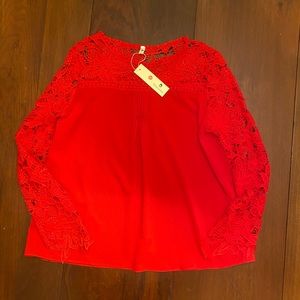Oioninos Womens RED lace long sleeve top XXL
Lace yolk and sleeves **fits like L